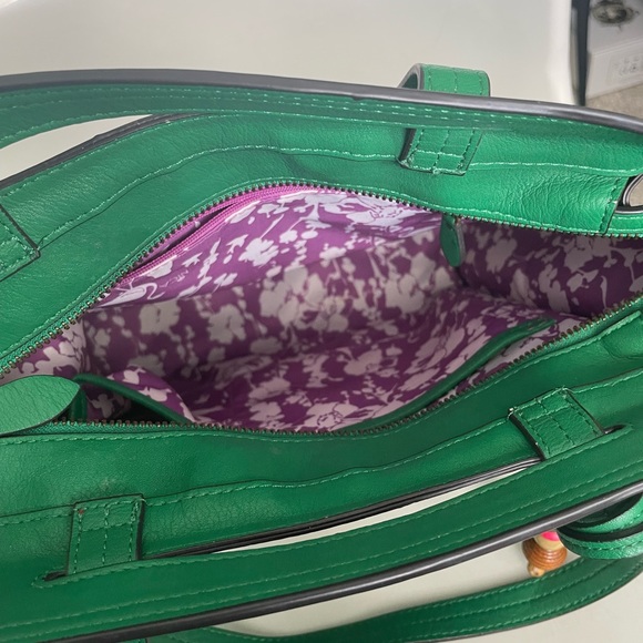 Green Leather Nica Purse - Like New. - Picture 13 of 14